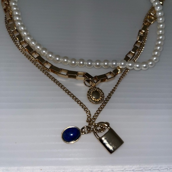 3 tier gold necklace with pendants - Picture 1 of 2